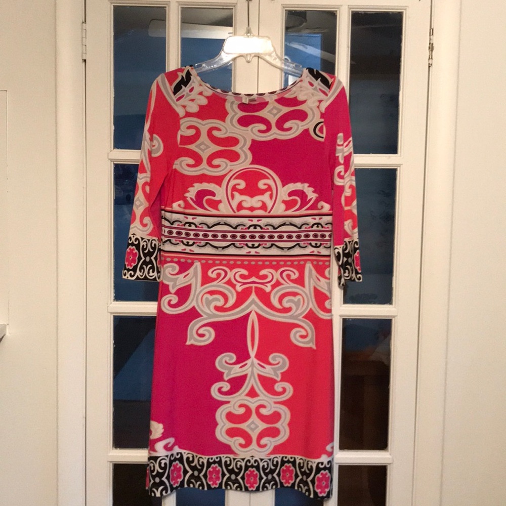 Mid length sleeve bright pattern dress